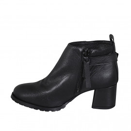 Woman's low ankle boot with... 2