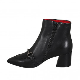 Woman's pointy ankle boot with zipper and accessory in black leather heel 6 - Available sizes:  45 2