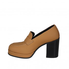 Mocassino da donna in pelle color senape opaca con plateau tacco 9 - Misure disponibili: 42, 44 2