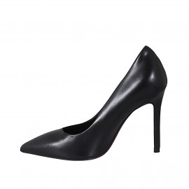 Woman's pointy pump shoe in black leather with heel 10 - Available sizes:  32 2