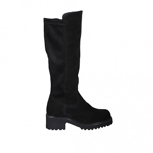 Woman's boot with zipper in black...