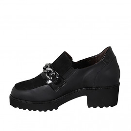 Woman's mocassin with chain, elastics and removable insole in black leather, suede and patent leather heel 5 - Available sizes:  42 2