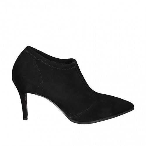 Woman's pointy highfronted shoe in...