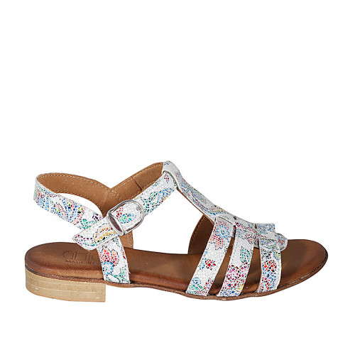 Woman's strap sandal in white...