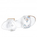 Sandalo da donna con cinturino in pelle bianca e stampata mosaico multicolor tacco 6 - Misure disponibili: 32, 43, 44, 45