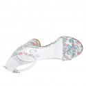 Zapato abierto para mujer con cinturon en piel blanca imprimida multicolor tacon 7 - Tallas disponibles:  32