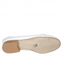 Mocassin pour femmes en cuir blanc avec accesoire talon 2 - Pointures disponibles:  45