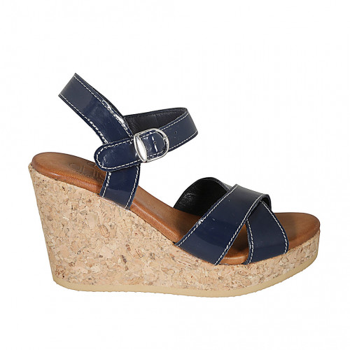 Woman's strap sandal in blue patent leather with platform and wedge 9 - Available sizes:  42, 43, 44