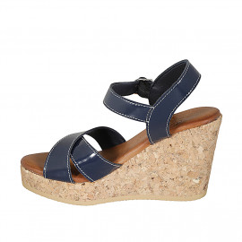 Woman's strap sandal in blue patent leather with platform and wedge 9 - Available sizes:  42, 43, 44 2
