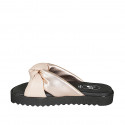 Sabot da donna in pelle rosa chiaro e laminata rame con nodo e zeppa 2 - Misure disponibili: 32, 42