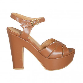Sandalia para mujer en piel cognac con cinturon, plataforma y tacon 12 - Tallas disponibles:  43