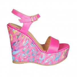 Woman's strap sandal with...