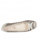 Zapato abierto en punta con moño en piel laminada platino y tejido trensado multicolor tacon 2 - Tallas disponibles:  33, 34, 43, 44, 45, 46