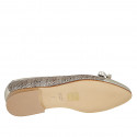 Ballerina a punta con fiocco in pelle laminata platino e tessuto intrecciato multicolor tacco 2 - Misure disponibili: 43, 44