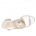 Sandalia para mujer en piel blanca y laminada platino tacon 5 - Tallas disponibles:  32