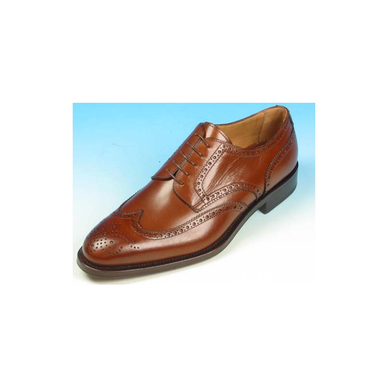 Scarpa derby stringata da uomo con lavorazione Brogue in pelle color marrone - Misure disponibili: 52