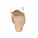Sandalo con cinturino da donna in pelle bianca con borchie dorate e plateau e zeppa 9 - Misure disponibili: 31