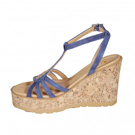 Sandalia con cinturon para mujer en gamuza azul y tachuelas doradas con plataforma y cuña 9 - Tallas disponibles:  31, 32 2
