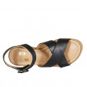 Sandale pour femmes en cuir noir avec bandes croisée et plateforme et talon compensé 7 - Pointures disponibles:  31