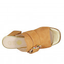 Mule pour femmes en daim cognac avec boucle en strass multicouleur talon 8 - Pointures disponibles:  32, 34, 43