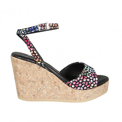 Sandalia para mujer en gamuza negra imprimida multicolor mosaico con cinturon, plataforma y cuña 9 - Tallas disponibles:  43, 44