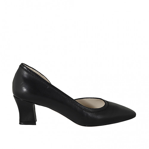 Zapato para mujer con corte lateral en piel negra tacon 5 - Tallas disponibles:  44, 45