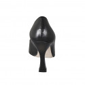 Woman's pointy pump shoe with V-cut in black leather heel 9 - Available sizes:  31