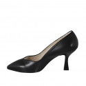 Escarpin à bout pointu a V pour femmes en cuir noir avec talon 7 - Pointures disponibles:  31, 42
