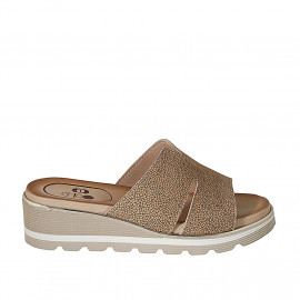 Damenpantolette aus beigem...