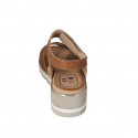 Sandalo da donna con velcro e borchie in pelle color cognac zeppa 4 - Misure disponibili: 42