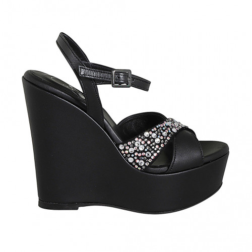 Sandalia para mujer en piel negra con cinturon, estras de cristal multicolor, plataforma y cuña 12 - Tallas disponibles:  32, 43, 44