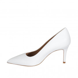Woman's pointy pump in... 2