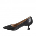 Woman's pointy pump in black leather with spool heel 5 - Available sizes:  32