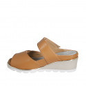 Mule para mujer en piel color cognac con velcro y plantilla extraible cuña 5 - Tallas disponibles:  42, 43