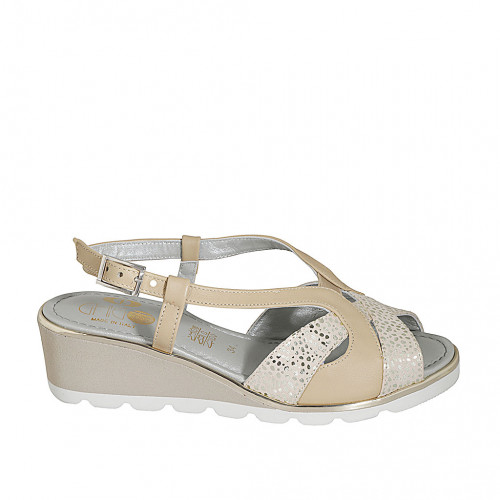 Woman's sandal in beige leather and platinum printed suede with elastic band and wedge heel 5 - Available sizes:  42