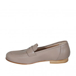 Woman's mocassin in taupe... 2