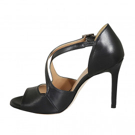 Zapato para mujer abierto con tiras cruzadas en piel color negro y tacón aguja de 10 - Tallas disponibles:  32, 33 2
