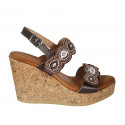Sandalo da donna in pelle marrone con velcro e perline con zeppa 9 - Misure disponibili: 44, 45