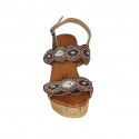 Sandale pour femmes en cuir marron avec fermetures velcro et perles avec talon compensé 9 - Pointures disponibles:  44, 45
