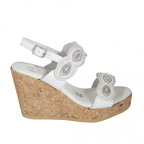 Woman's sandal in white leather with...