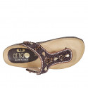 Sabot infradito da donna in pelle marrone scuro con velcro, perline e strass zeppa 2 - Misure disponibili: 32, 42