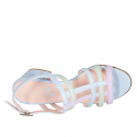 Damensandale mit Riemchen aus hellblauem, -grünem und lilafarbenem Leder Absatz 6