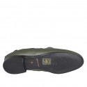 Mocassin pour femmes avec accessoire et elastique en cuir vert olive talon 2 - Pointures disponibles:  42, 43, 44
