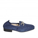 Mocassino da donna in camoscio blu con accessorio ed elastico tacco 2 - Misure disponibili: 43, 45