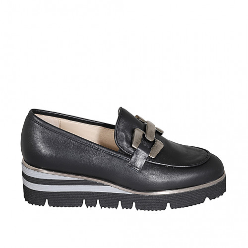 Mocassin pour femmes avec accessoire en cuir noir talon compensé 4 - Pointures disponibles:  43, 45, 46