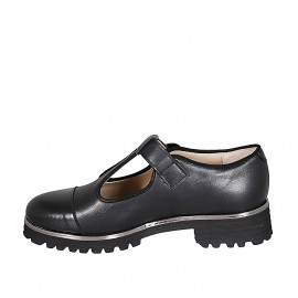Woman's highfronted shoe with buckle T-strap and captoe in black leather heel 3 - Available sizes:  33 2