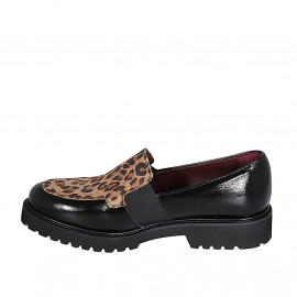Mocassin pour femmes avec elastiques et semelle amovible en cuir verni noir et daim tacheté talon 3 - Pointures disponibles:  32 2