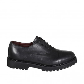 Chaussure richelieu à lacets pour femmes en cuir noir avec bout droit talon 3 - Pointures disponibles:  32, 33