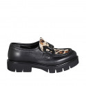 Mocassin pour femmes avec accessoire en cuir noir et cuir de veau avec fourrure tacheté talon 3 - Pointures disponibles:  35, 45