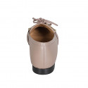 Mocassino a punta da donna con accessorio e fiocco in pelle grigio tortora tacco 1 - Misure disponibili: 35, 42, 45